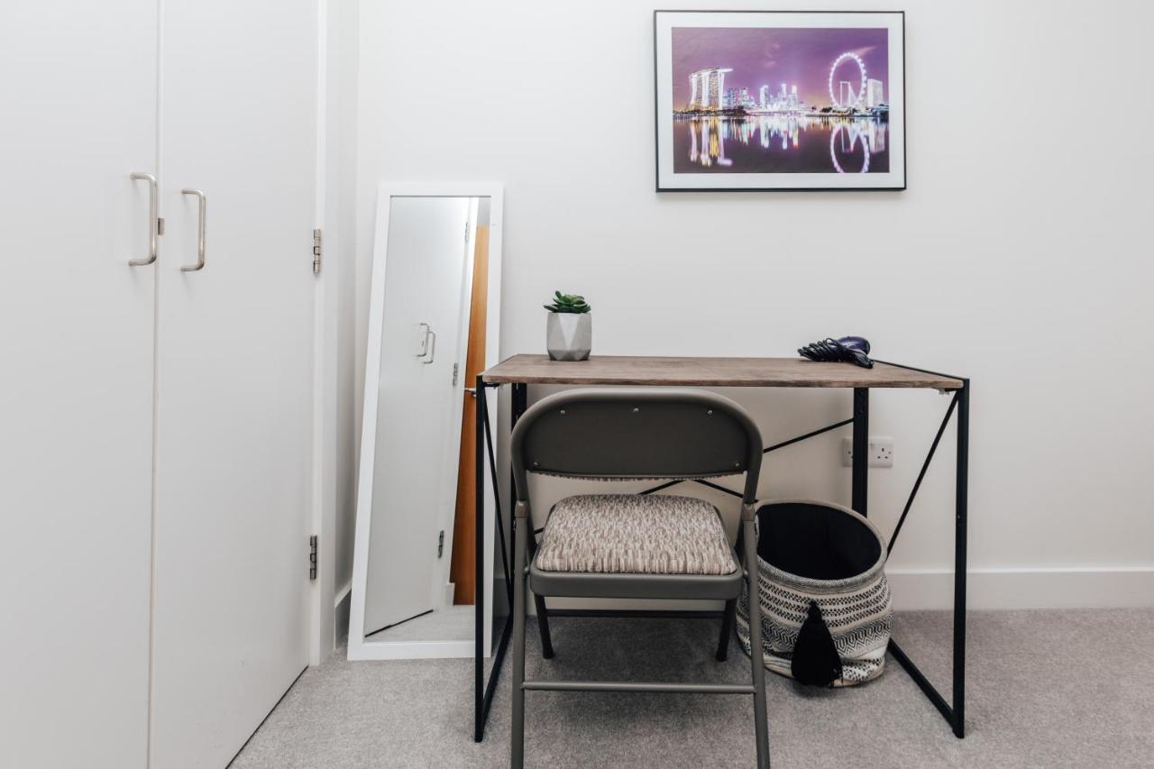 Central Modern Flat For 4-6 & Dedicated Parking Henley-on-Thames Екстериор снимка