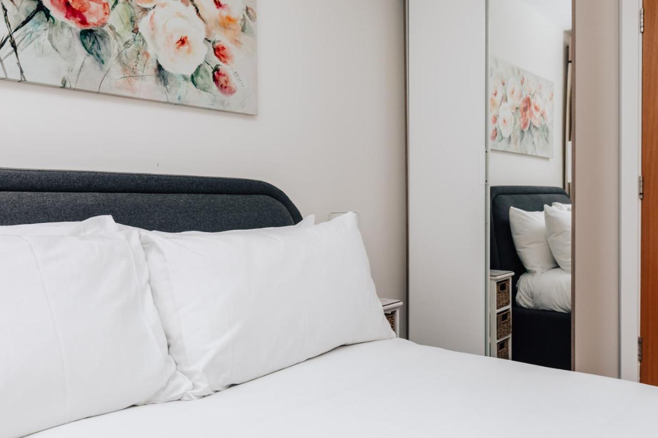 Central Modern Flat For 4-6 & Dedicated Parking Henley-on-Thames Екстериор снимка