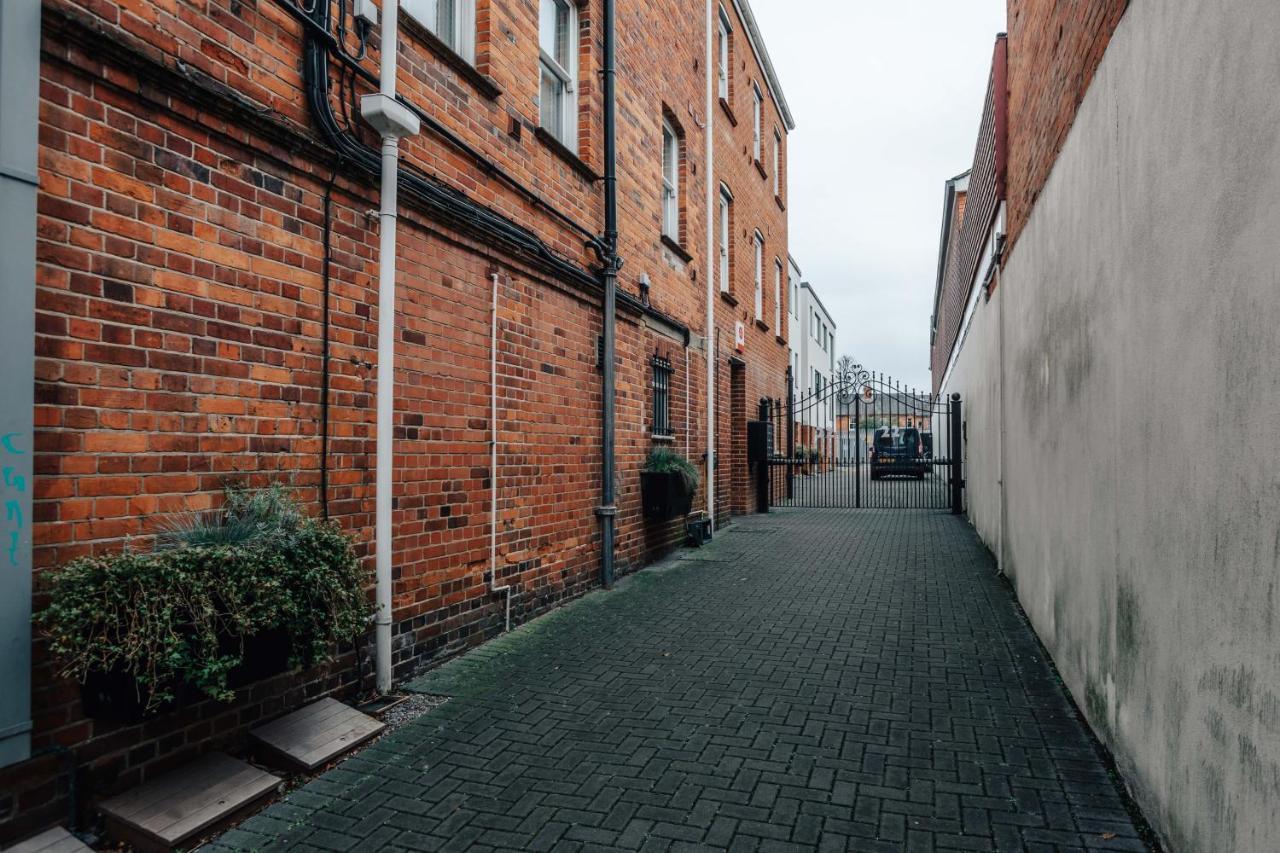 Central Modern Flat For 4-6 & Dedicated Parking Henley-on-Thames Екстериор снимка