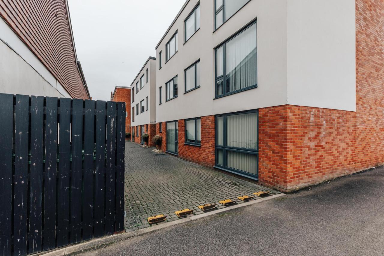 Central Modern Flat For 4-6 & Dedicated Parking Henley-on-Thames Екстериор снимка