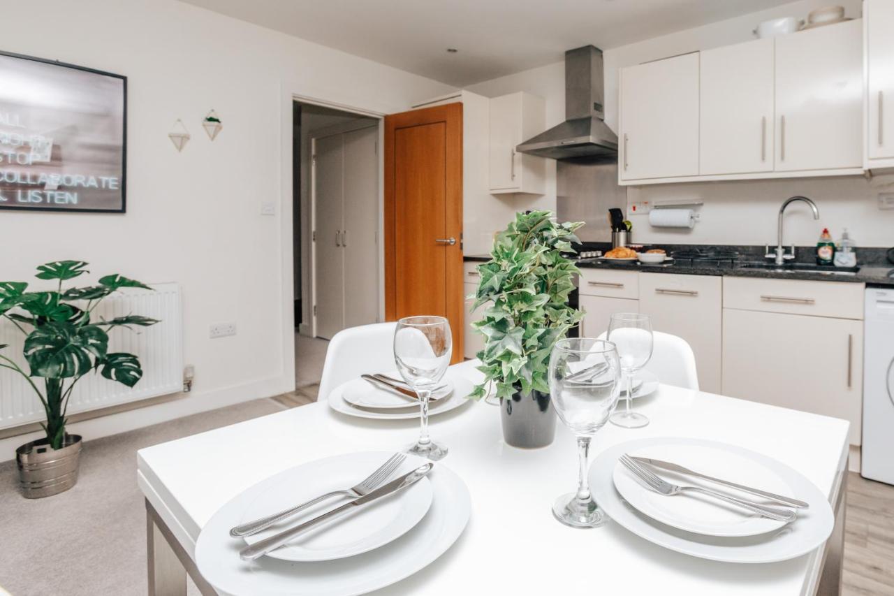 Central Modern Flat For 4-6 & Dedicated Parking Henley-on-Thames Екстериор снимка