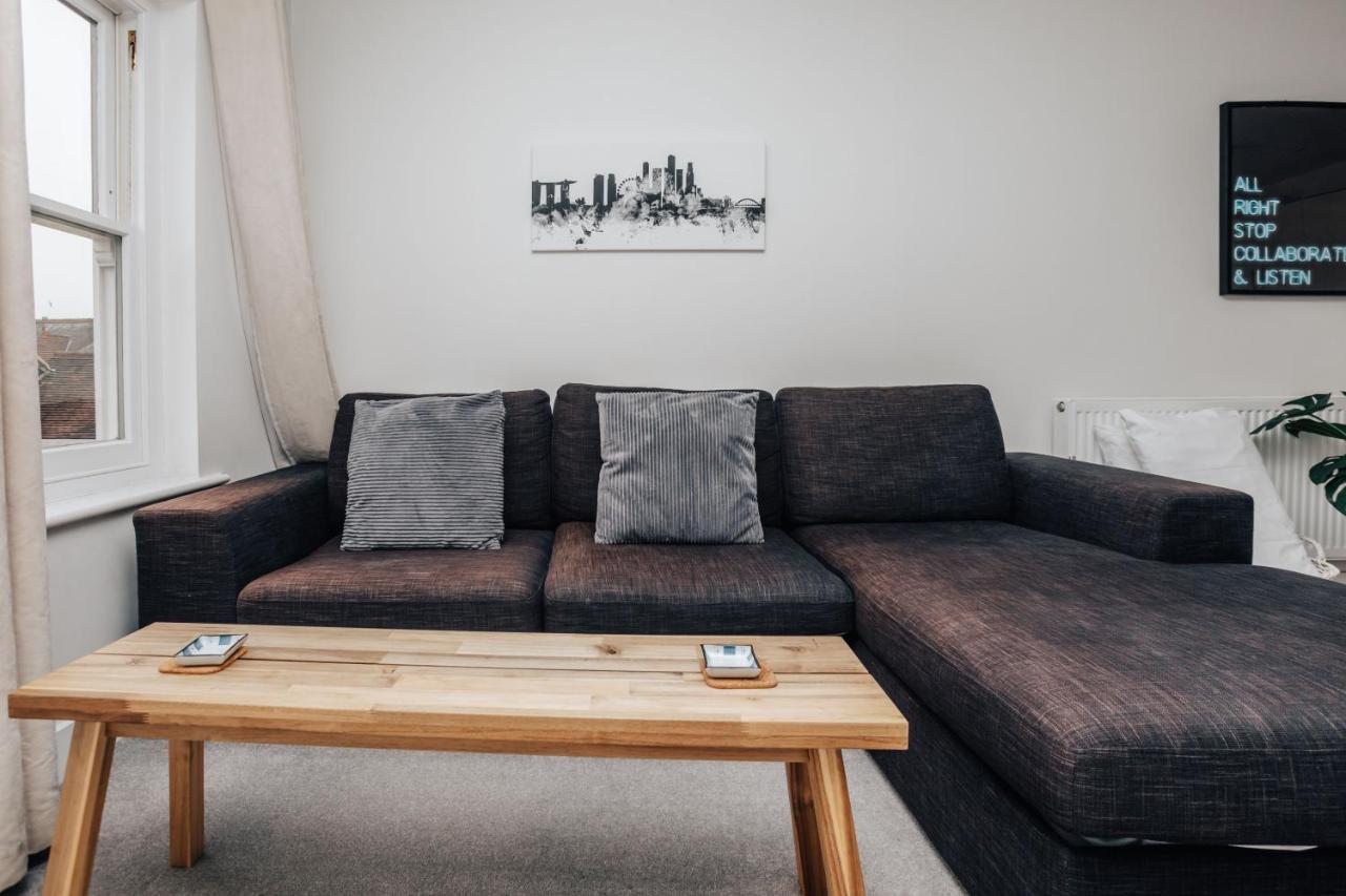 Central Modern Flat For 4-6 & Dedicated Parking Henley-on-Thames Екстериор снимка